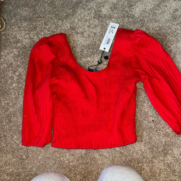 Cropped red top - Picture 3 of 4